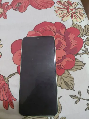 Celula da Samsung A14,só está  com um leve problema na tela mais está todo em ordem 