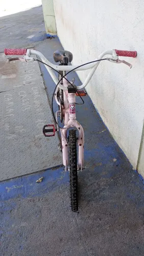 Vendo uma bicicleta aro 20 infantil