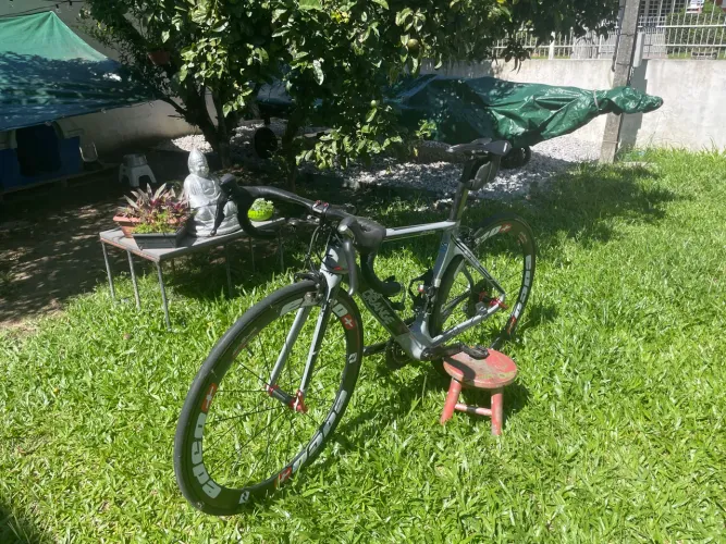 Bike speed full carbono impecável