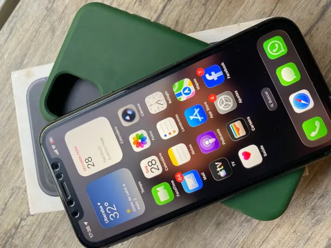 iPhone 11