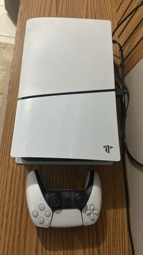 Console: PS5 1TB, acompanha: 1 Console, todos os cabos, jogos: ( FIFA 24,25,26