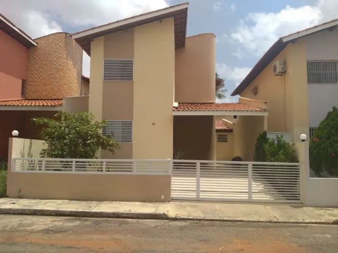 Vendo casa de condomínio no Jardim Eldorado com 02 suites.
