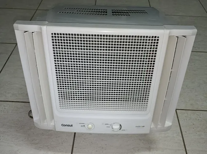 Ar-condicionado de Janela ACJ 10.000 BTUs Semi-novo