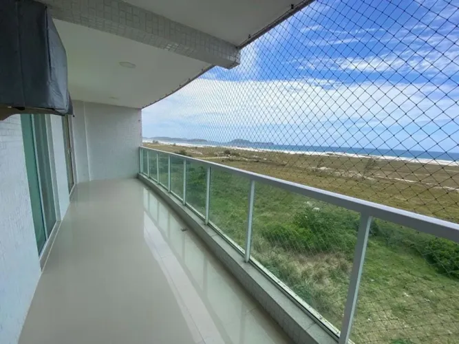 Apartamento à venda em Cabo Frio-RJ, Braga: 2 quartos, 1 suíte, 1 sala, 2 banheiros, 1 vag