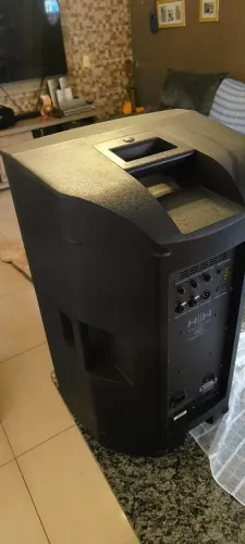 VENDO CAIXA ATIVA TRE-1501 NOVINHA POUCO USO