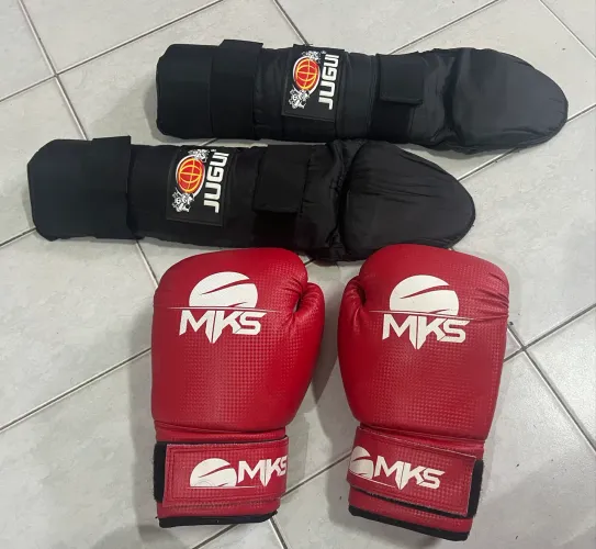 Luva de Box e Muay Thai - marca MKS + Caneleira