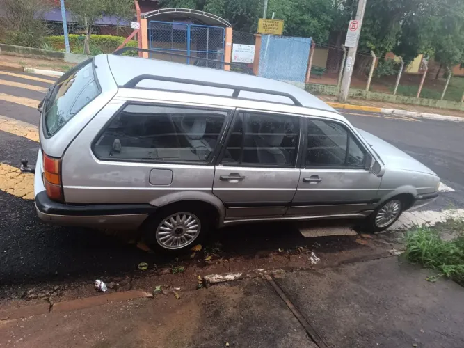 Volkswagen Quantum Glsi / GLS 1.8/sport/ Family 2.0 (álcool) 1994