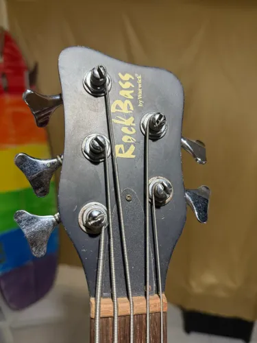 Baixo Warwick Rock Bass Fretless 5 cordas