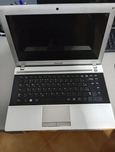 Notebooks para retirada de peças