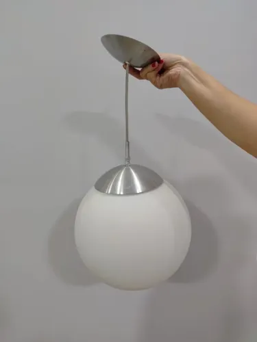 Pendente lustre globo de vidro leitoso branco<br>R$ 140,