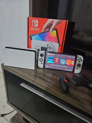 Nintendo Switch OLED Desbloqueado 256gb + Case