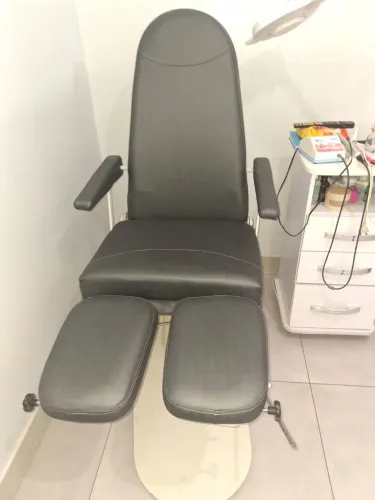 Vendo cadeira de podologia