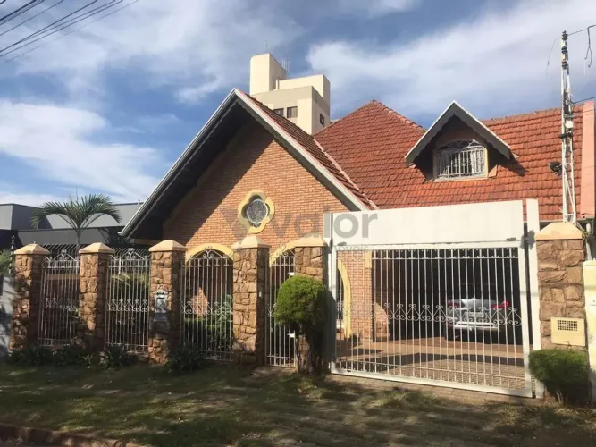 Casa à venda em Campinas, Parque São Quirino, com 6 quartos, com 236.8 m²