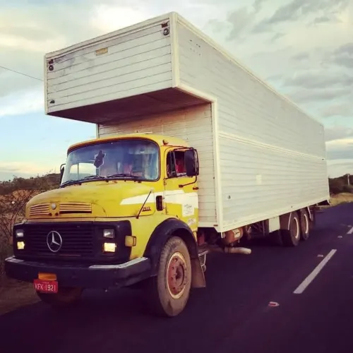 Mercedes benz 1513 ano 80 3° eixo 
