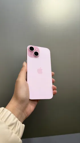 IPHONE 15 ROSA COM 128 GB SEMINOVO