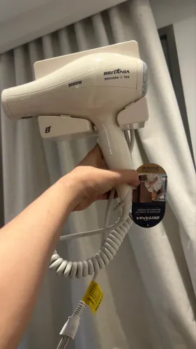 Secador de cabelo para parede Britânia ion 2000w