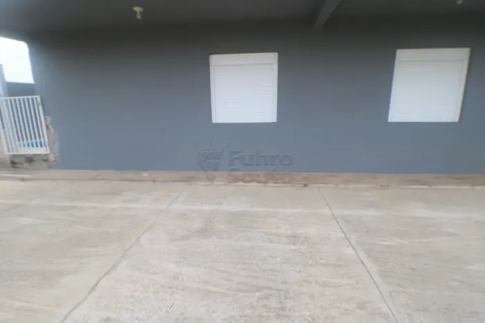Casa de 3 dormitórios em condominio - Laranjal.