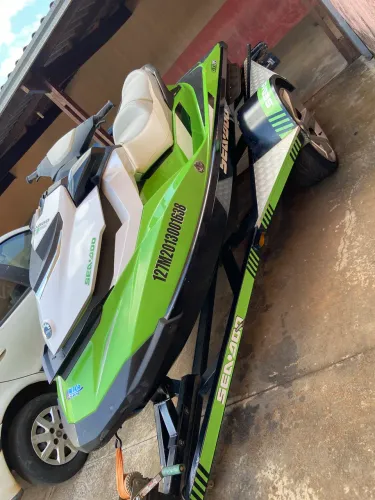 Jet ski gti 2013 muito novo com 193 hora