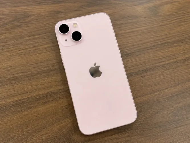 iPhone 13 128GB Rosé | 94% Bateria | Excelente estado