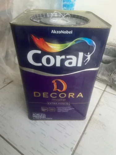 Lata de tinta coral lacrado a melhor do mercado pela metade do valor 
