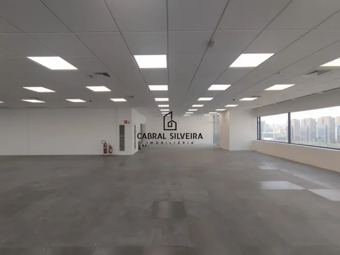 Meia Laje Triple A de 789 m² com 24 Vagas no Time Corporate