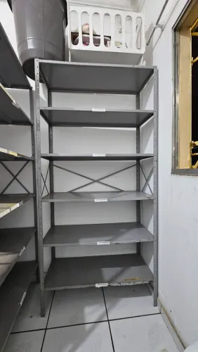 Prateleira de Aço "Reforçada"