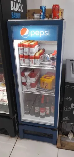 Freezer vertical pequeno