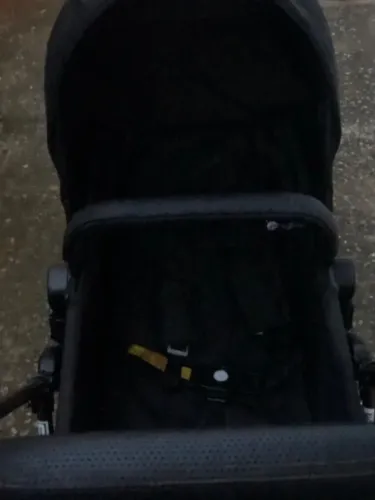 Vende se Carrinho De Bebê Passeio Berço Moisés Napoli Preto Galzerano usado poucas vezes