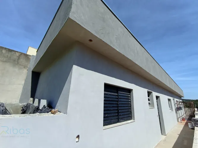 Casa à venda em Jarinu-SP, bairro Maracanã: 2 quartos, 1 suíte, 1 sala, 1 banheiro, 72m² d