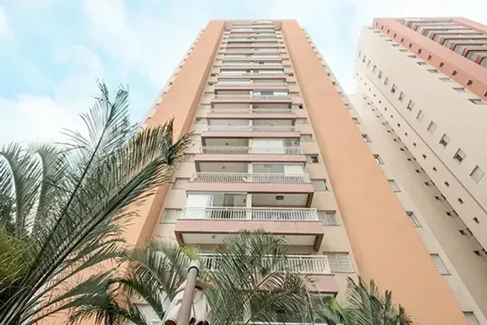 Apartamento para aluguel possui 93 metros quadrados com 3 quartos