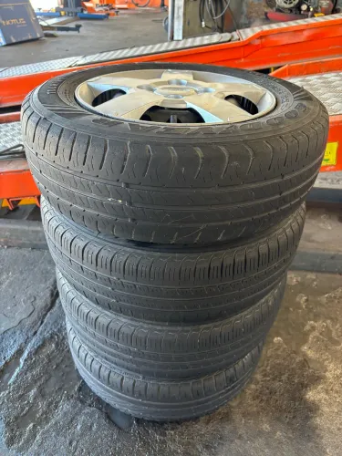 Roda Ferro 13 Ford com pneus