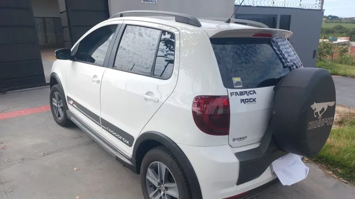 Volkswagen Crossfox 1.6 MI Total Flex 8V 5P 2012