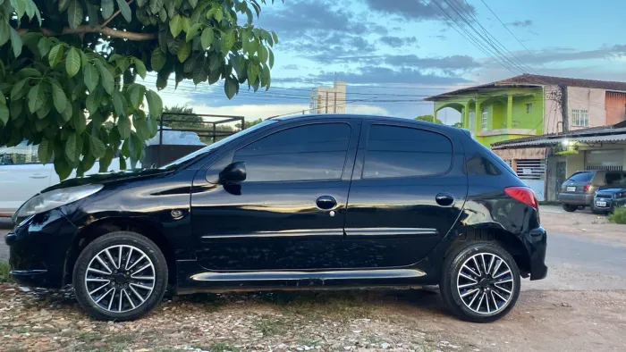 Peugeot 207 XR 1.4 Flex 8V 5P 2010