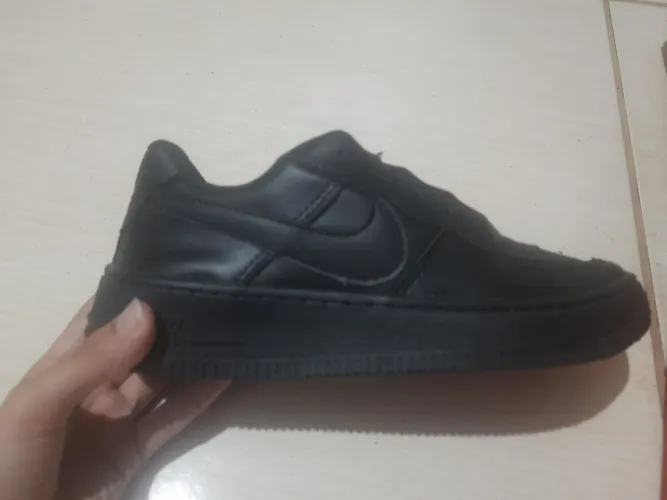 Tenis Nike/Cor:preto- tamanho:34 Novo nunca foi usado