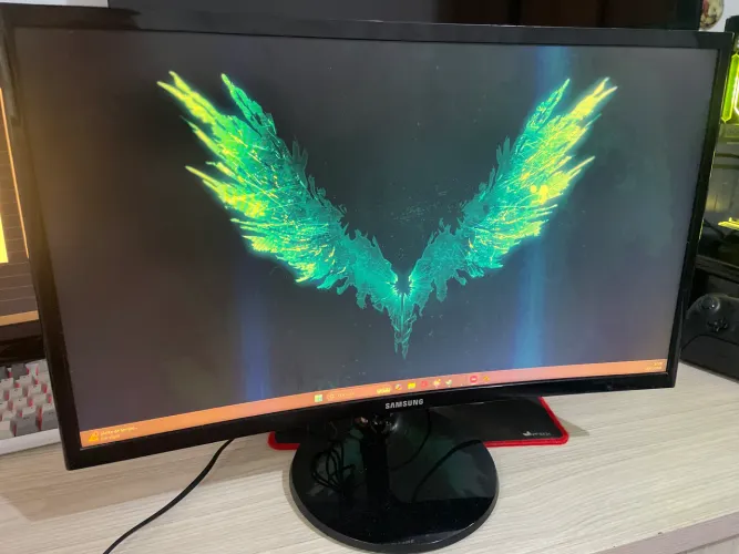 Monitor Curvo 24 polegadas Samsung FHD Preto com HDMI e VGA Modelo C24F390FHL 60hz