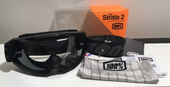 Óculos Motocross 100% Strata 2 com Lente Transparente, na Cor Preta - NOVO