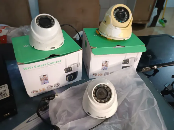 Kit CFTV Intelbras com DVR + 3 câmeras + fonte. Pode vender separadamente.