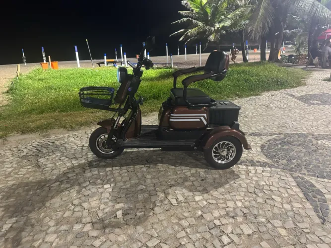 Triciclo scooter elétrico 