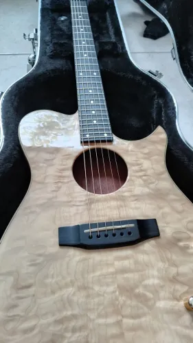 Violão CARVIN MADE IN USA