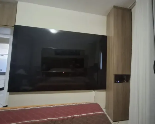 Painel para TV MDF Preto Moderno
