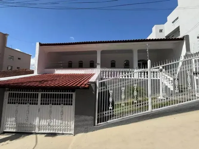 Casa no Medicina comercial e residencial!!
