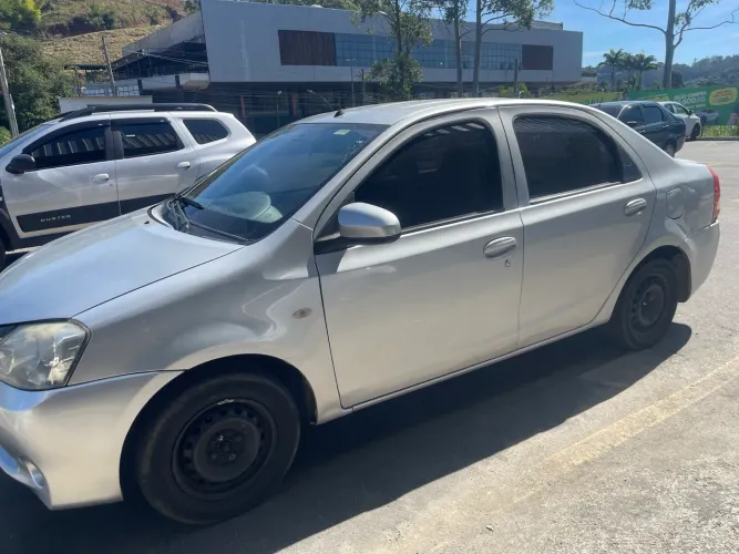 Carro para alugar UBER / 99