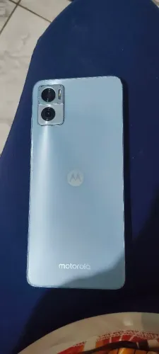 Motorola E22 