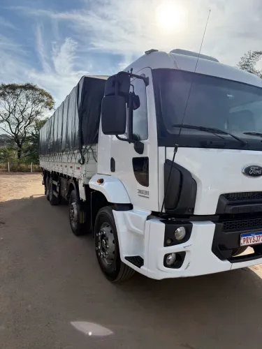 Caminhão Ford 3031 18/19