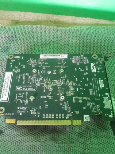 Placa de video rx 550 4gb, (atenção) com artefatos,
