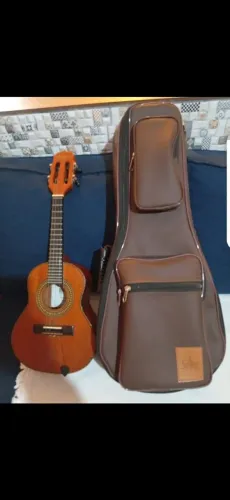 Cavaquinho com case