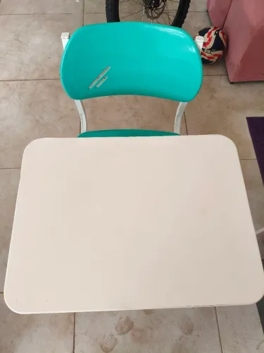 Mesa de estudo infantil, para sua Criança fazer o dever de casa