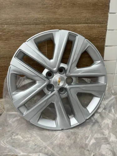 Vendo 04 CALOTAS NOVAS Aro 17 ( Nunca Usada ), Chevrolet Tracker LT - 2025 / 2026