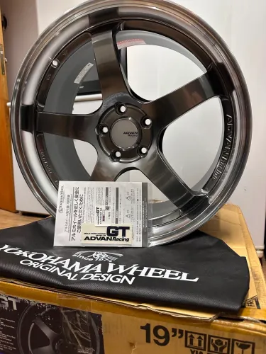 ADVan Racing TC-4 19x9.5 ET50 5x114.3 - Machining & Racing Hyper Silver - NOVAS