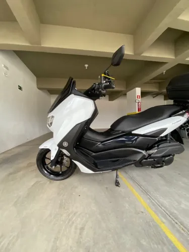 yamaha nmax 160 ABS 2021 branca - com baú